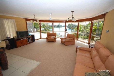 15 Peninsula Ct, Mermaid Waters, QLD 4218