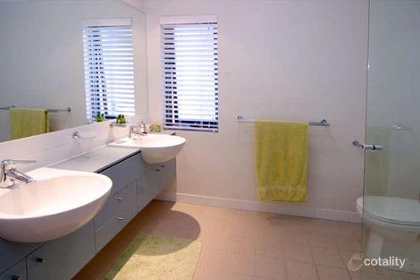 Property photo of 7/82 Bay Terrace Wynnum QLD 4178