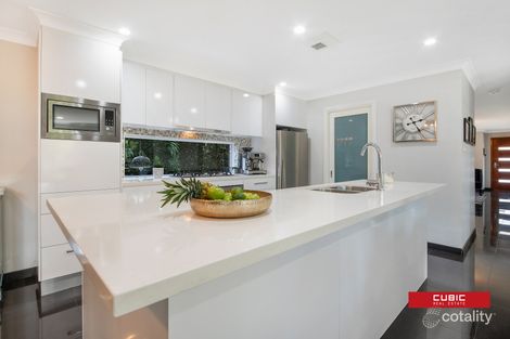 Property photo of 17 Witchhazel Place Casula NSW 2170