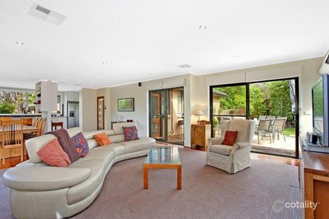 Property photo of 2 Mahon Place Hughes ACT 2605