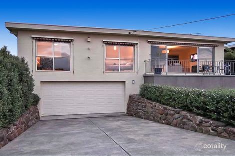 Property photo of 2 Kirriemuir Street Hamlyn Heights VIC 3215