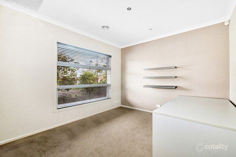 Property photo of 5 Kindred Avenue Cranbourne North VIC 3977
