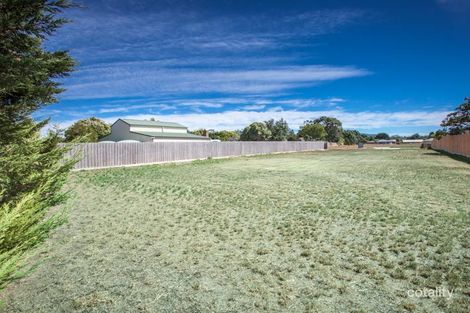 2 Roger St, Romsey, VIC 3434