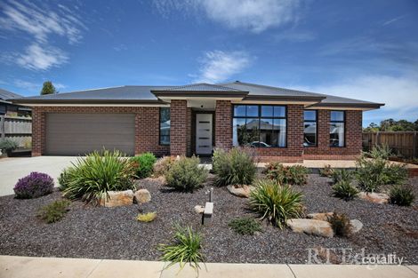 19 Beaumont Pl, Woodend, VIC 3442