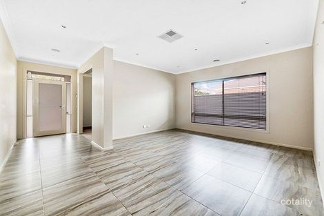 Property photo of 5 Kindred Avenue Cranbourne North VIC 3977