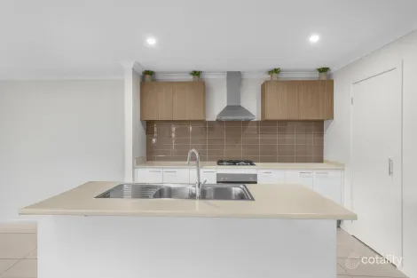 Property photo of 19 Oradala Rise Werribee VIC 3030