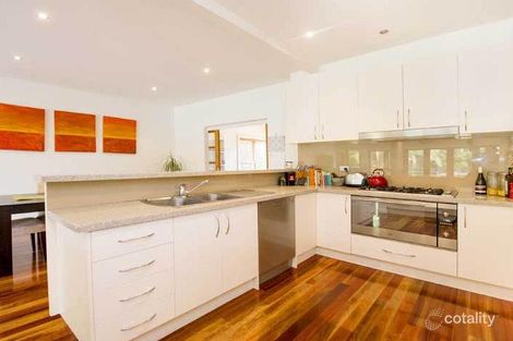 Property photo of 5 Merchiston Grove Strathmore VIC 3041