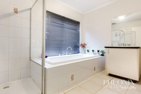 Property photo of 27 Emperor Parade Tarneit VIC 3029