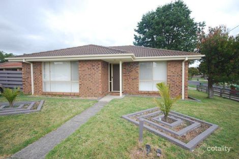 Property photo of 1/2 Joseph Banks Crescent Cranbourne VIC 3977