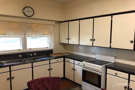 34 Craig Ave, Warracknabeal, VIC 3393