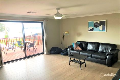 Property photo of 2 The Boulevarde Oak Flats NSW 2529