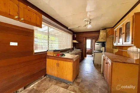 Property photo of 305 Thirlmere Way Thirlmere NSW 2572