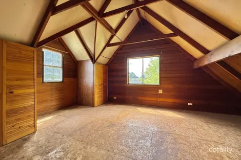 Property photo of 305 Thirlmere Way Thirlmere NSW 2572