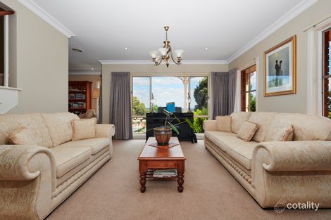 Property photo of 17 Timbertop Court Mooroolbark VIC 3138