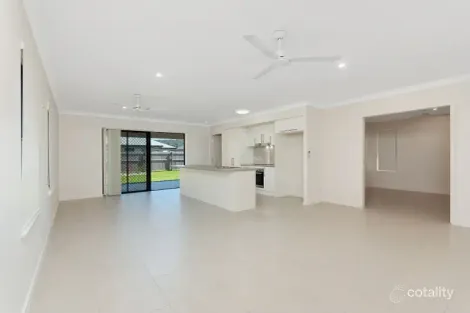 Property photo of 19 Eluma Mews Smithfield QLD 4878