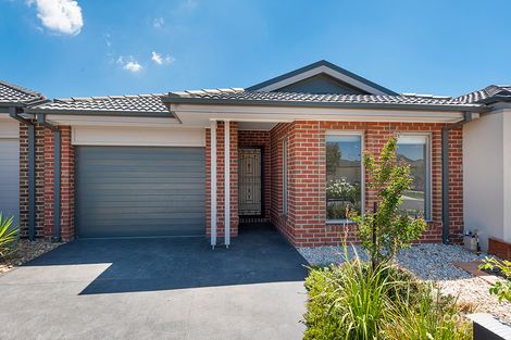 18 Viewmont Ave, Craigieburn, VIC 3064