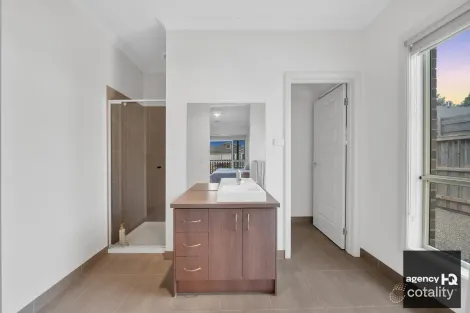 Property photo of 4 Inglewood Avenue Eynesbury VIC 3338