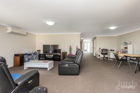 Property photo of 1/24 Zinfandel Circuit Cessnock NSW 2325