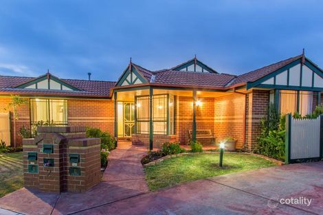 1/2 Ambleside Cres, Berwick, VIC 3806