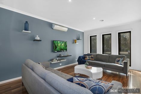 Property photo of 9 Bunyip Walk Caroline Springs VIC 3023