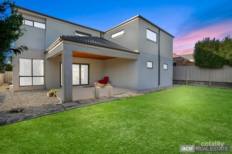 Property photo of 9 Bunyip Walk Caroline Springs VIC 3023