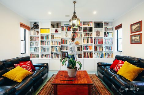 Property photo of 5 Thomas Street Roxburgh Park VIC 3064