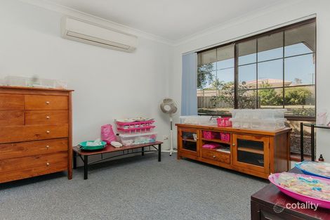 Property photo of 2 Burrows Place Parmelia WA 6167