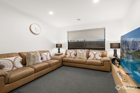 Property photo of 1 Boyce Circuit Clyde North VIC 3978