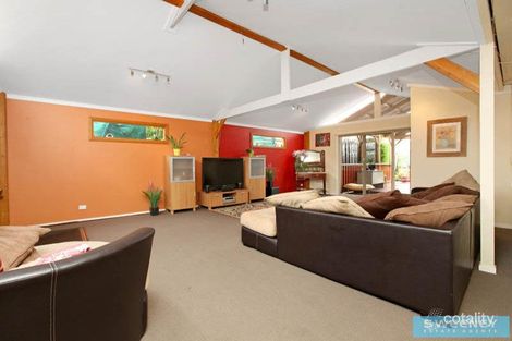 Property photo of 18 Moneghetti Place Burnside VIC 3023