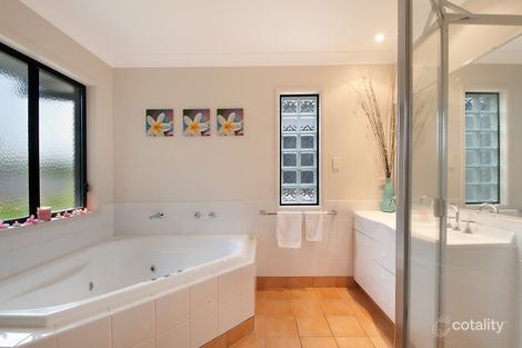 Property photo of 37 Merrimac Boulevard Broadbeach Waters QLD 4218