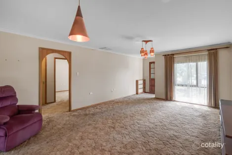 Property photo of 8 Edwards Court Para Hills West SA 5096