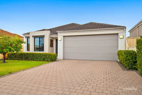 Property photo of 33 Tipperary Bend Canning Vale WA 6155