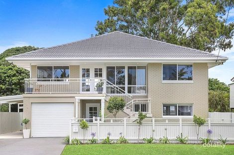 Property photo of 17 Lake View Drive Tewantin QLD 4565
