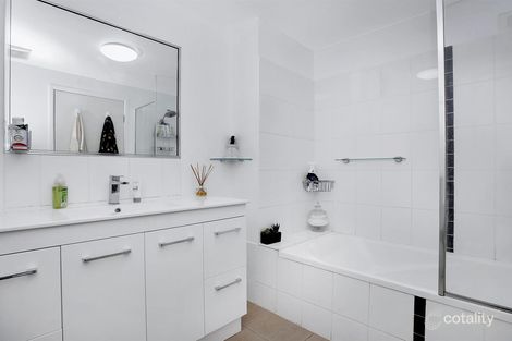 Property photo of 310/331-337 Lake Street Cairns North QLD 4870