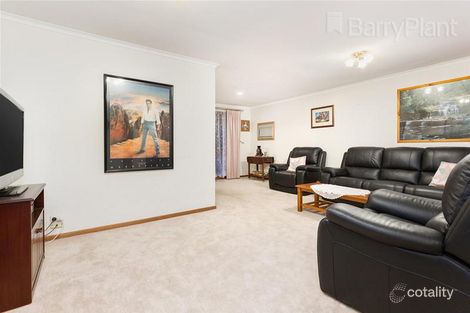 Property photo of 2 College Crescent Keysborough VIC 3173