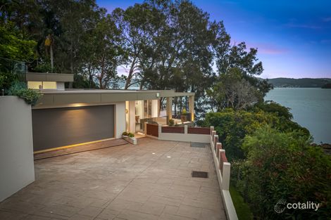 297 Avoca Dr, Green Point, NSW 2251