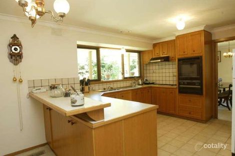 Property photo of 32 Shepherd Road Glen Waverley VIC 3150