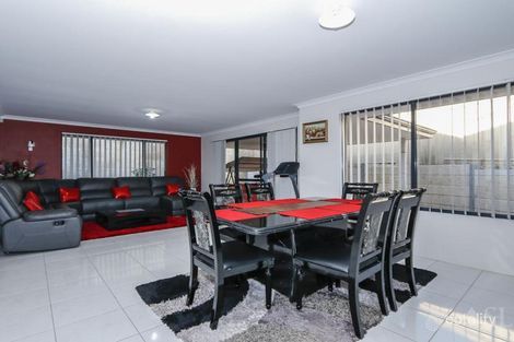 Property photo of 3E Brecknock Way Girrawheen WA 6064