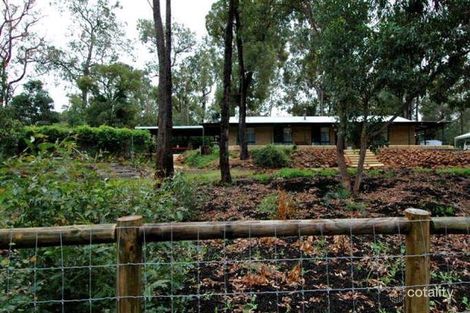 7 Bettenay Rd, Roleystone, WA 6111