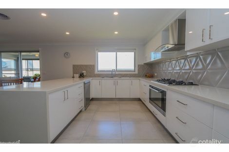Property photo of 51 Wentworth Drive Kelso NSW 2795