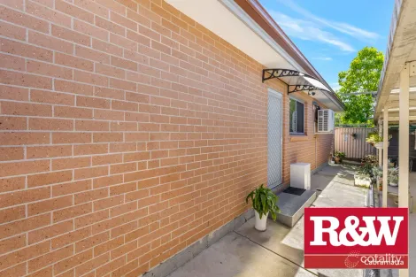 554 Smithfield Rd, Greenfield Park, NSW 2176