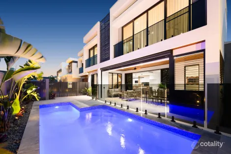 Property photo of 14B Kavieng Crescent Runaway Bay QLD 4216