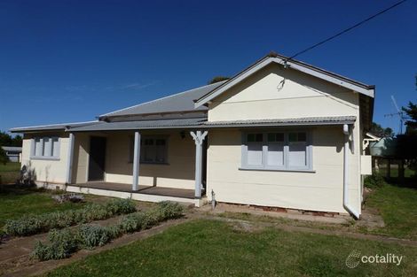 70 South St, Boorowa, NSW 2586