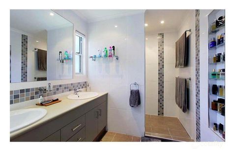 Property photo of 57 Bamboo Avenue Bundall QLD 4217
