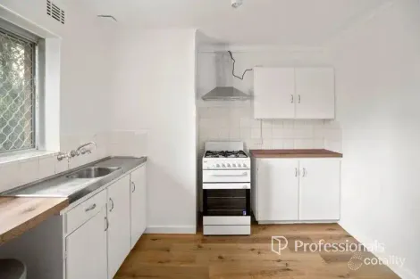 Property photo of 21/2 Rand Court Withers WA 6230