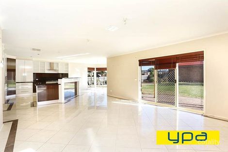 Property photo of 52 Chittenup Bend Sydenham VIC 3037