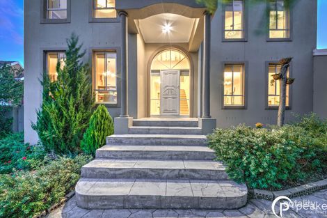 Property photo of 7 Edward Court Berwick VIC 3806