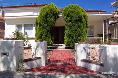 3 Manning St, Fremantle, WA 6160