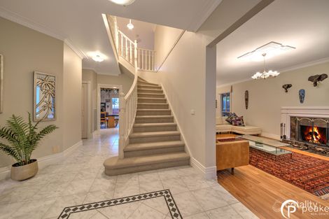 Property photo of 7 Edward Court Berwick VIC 3806