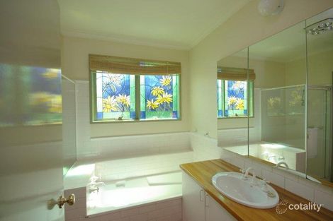 Property photo of 21 Sunbury Crescent Surrey Hills VIC 3127